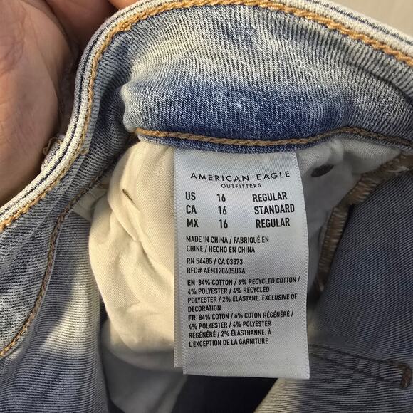 American Eagle Low rise Flare denim Jeans Ripped Distressed Knee Size 16 R - Picture 6 of 7